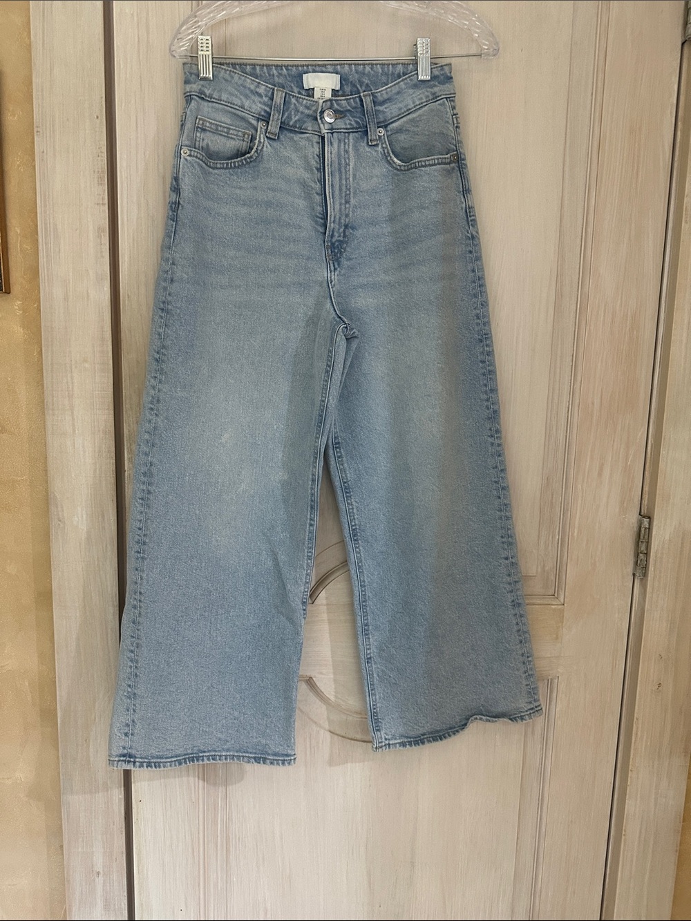 Classic Cropped Wide-Leg Light Blue Women’s Cropped Jeans